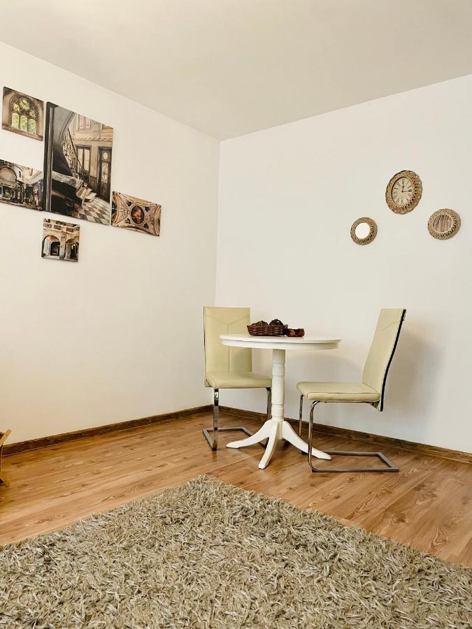 Thias Apartment -Parter, Langa Spitalul Marie Curie Бухарест Экстерьер фото